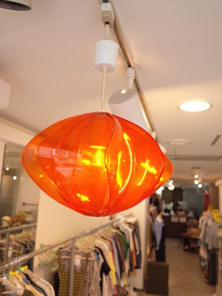 レトロポップな電気傘 入荷しました ！！ | 古着の販売・買取専門店 gplus 広島中央通り店